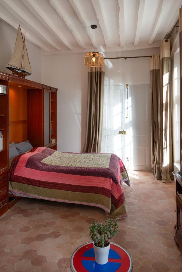 Le Clocher De La Duchesse Bonnelles Exterior photo